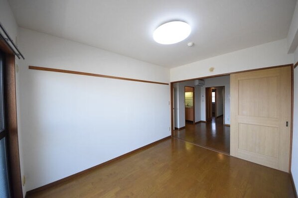 エーヴィゲス市川の物件内観写真